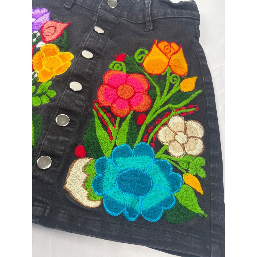 Jolobil Arte Embroidered Floral Denim Mini Skirt Button Front Artisan Boho M - Picture 3 of 9